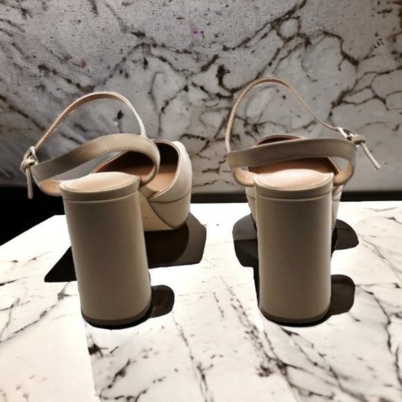 Heels - Picture 4 of 7